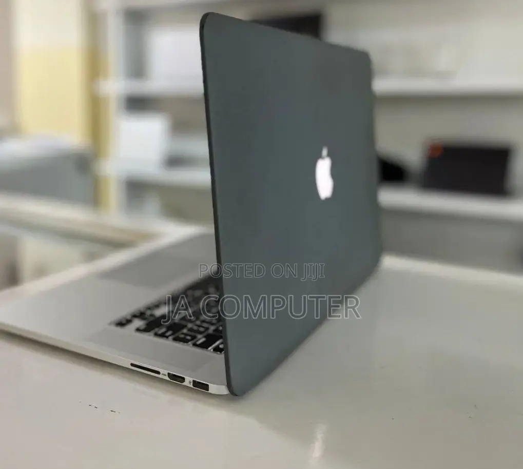 New Laptop Apple MacBook Pro 2015 16GB Intel Core I7 SSD 512GB