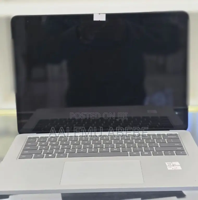 New Laptop Microsoft Surface 32GB Intel Core I7 SSD 1T