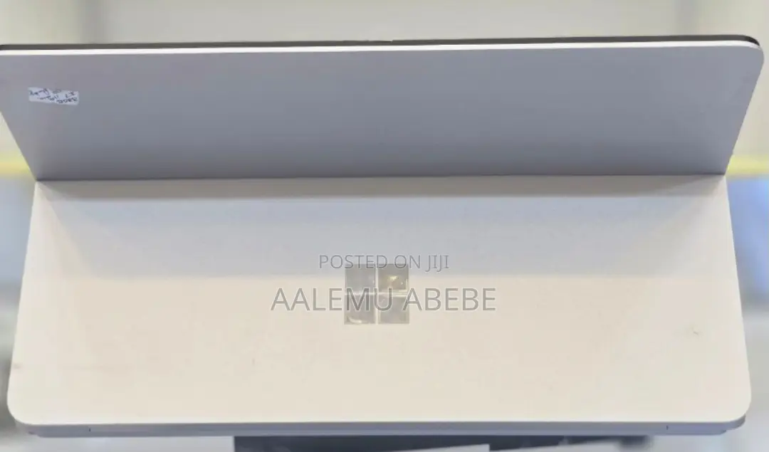 New Laptop Microsoft Surface 32GB Intel Core I7 SSD 1T