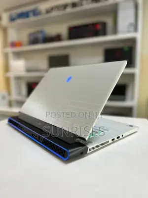 New Laptop Alienware Area-51m 16GB Intel Core I7 SSD 512GB