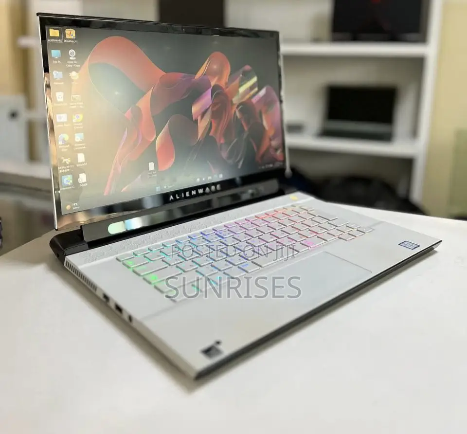 New Laptop Alienware Area-51m 16GB Intel Core I7 SSD 512GB