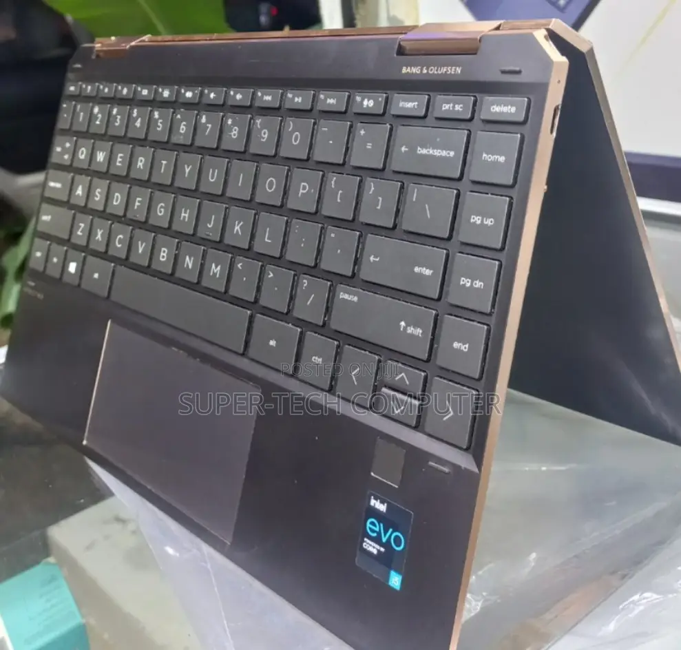 New Laptop HP Spectre X360 8GB Intel Core I7 SSD 512GB