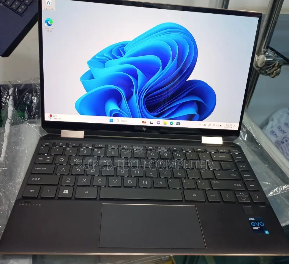 New Laptop HP Spectre X360 8GB Intel Core I7 SSD 512GB