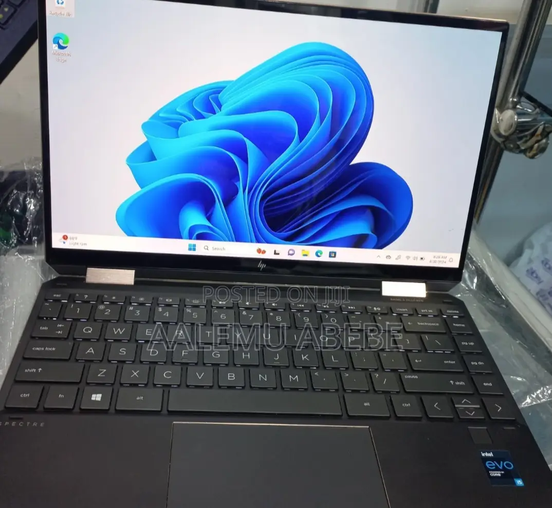 New Laptop HP Spectre X360 8GB Intel Core I7 SSD 512GB