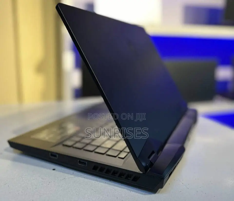 New Laptop MSI GP75 Leopard 16GB Intel Core I7 SSD 512GB