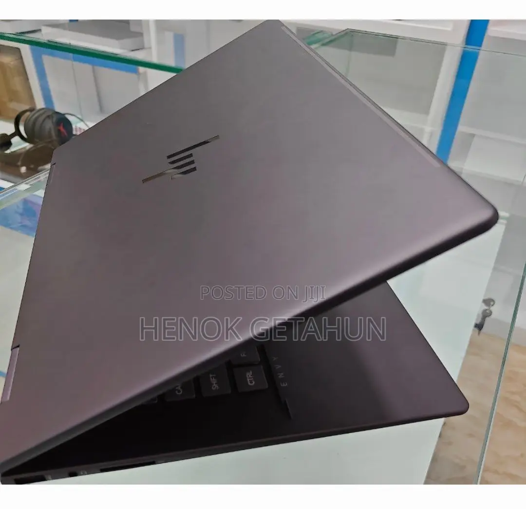 New Laptop HP Envy X360 8GB AMD Ryzen 5 SSD 512GB