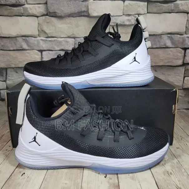 Jordan Mens Ultra Fly 2 Low Fitness Workout Sneakers Black 8