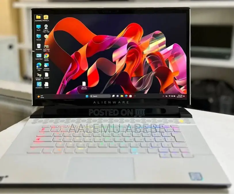 New Laptop Alienware M17x R2 16GB Intel Core I7 SSD 1T