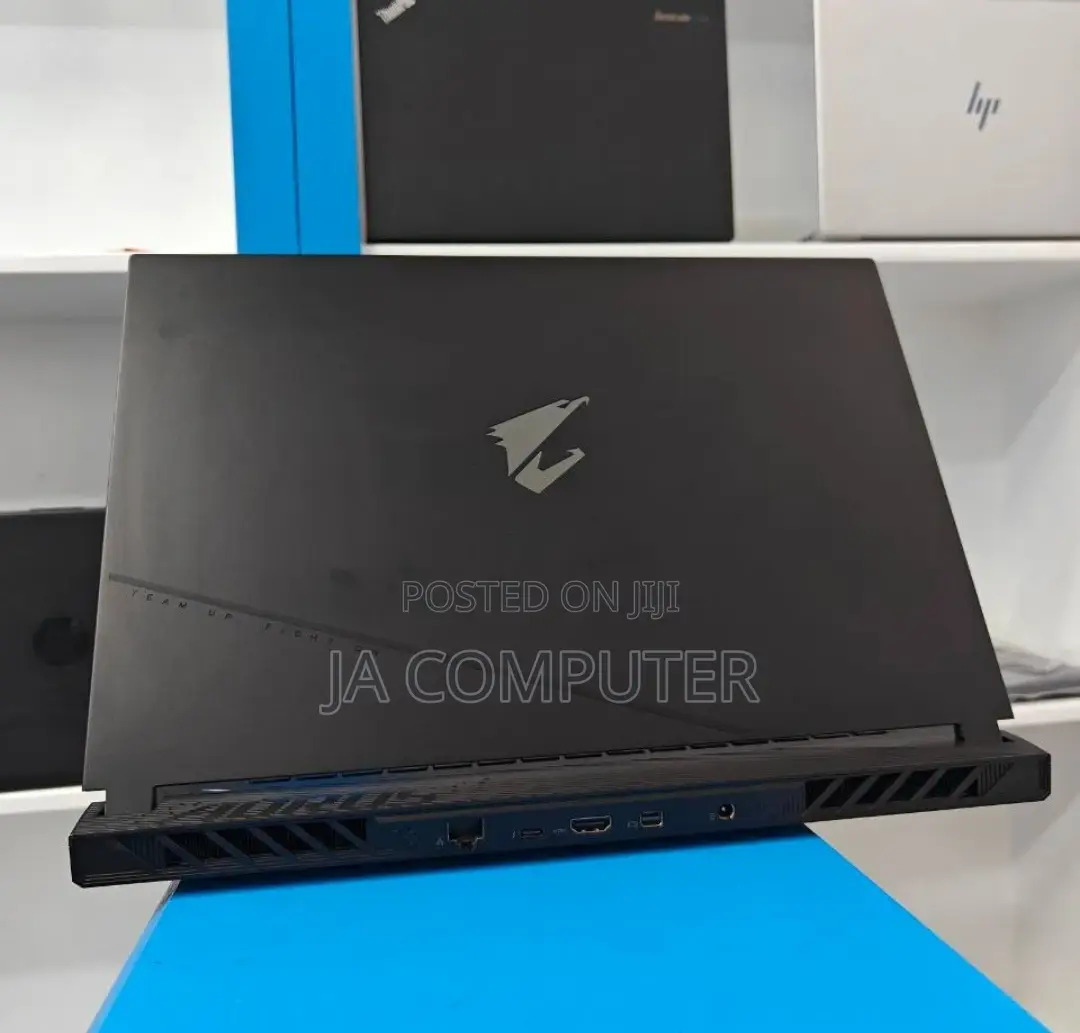 New Laptop Gigabyte AERO 15 16GB Intel Core I5 SSD 512GB