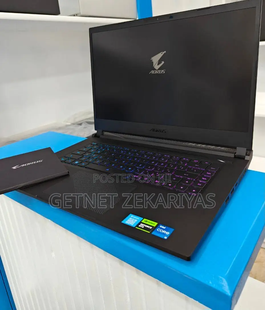 New Laptop Gigabyte AERO 15 16GB Intel Core I5 SSD 512GB