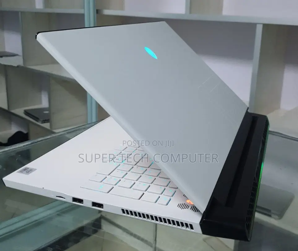 New Laptop Alienware M17x R2 16GB Intel Core I7 SSD 512GB