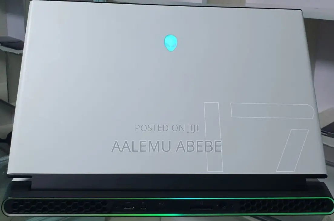 New Laptop Alienware M17x R2 16GB Intel Core I7 SSD 1T