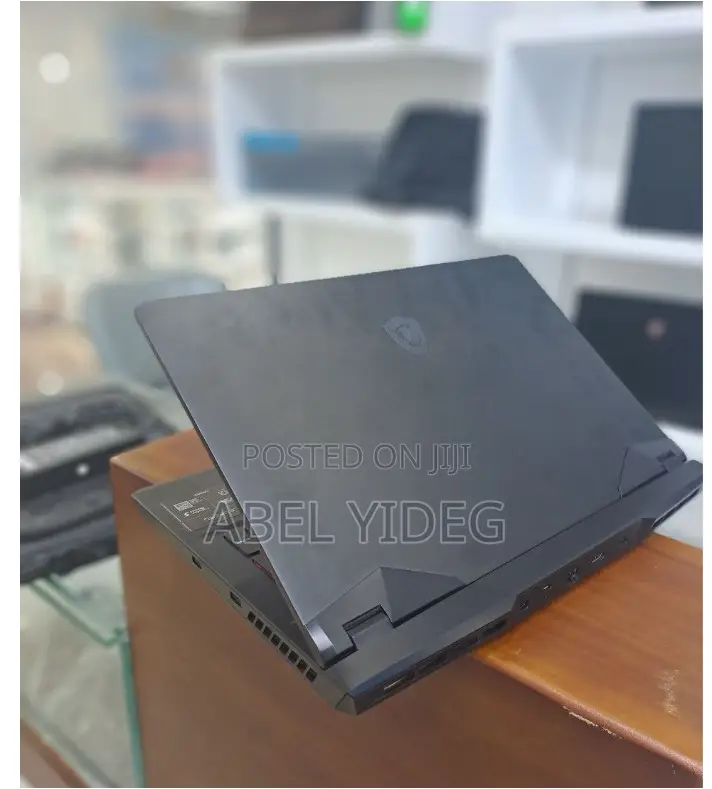 New Laptop MSI GP75 Leopard 16GB Intel Core I7 SSD 1T