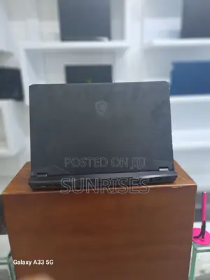 New Laptop MSI GP75 Leopard 16GB Intel Core I7 SSD 512GB