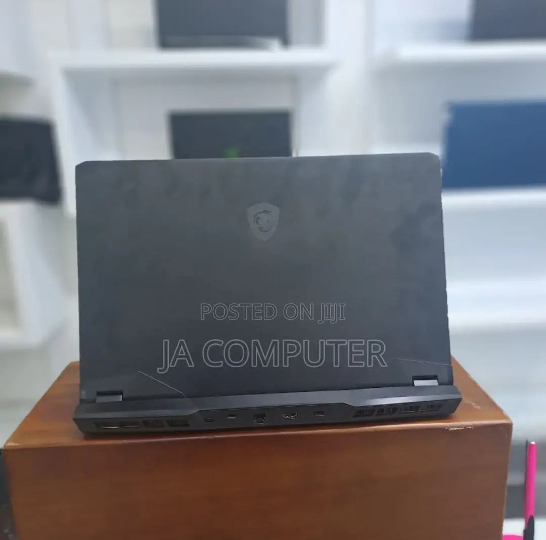 New Laptop MSI Katana GF76 16GB Intel Core I7 SSD 1T