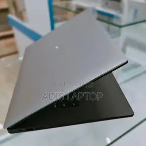 Photo - New Laptop Dell XPS 17 9720 16GB Intel Core I7 SSD 512GB