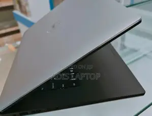 New Laptop Dell XPS 17 9720 16GB Intel Core I7 SSD 512GB
