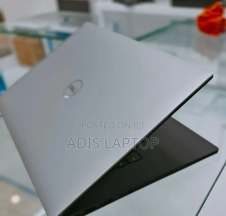 New Laptop Dell XPS 17 9720 16GB Intel Core I7 SSD 512GB