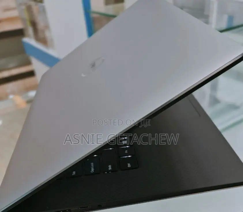 New Laptop Dell XPS 15 16GB Intel Core I7 SSD 512GB