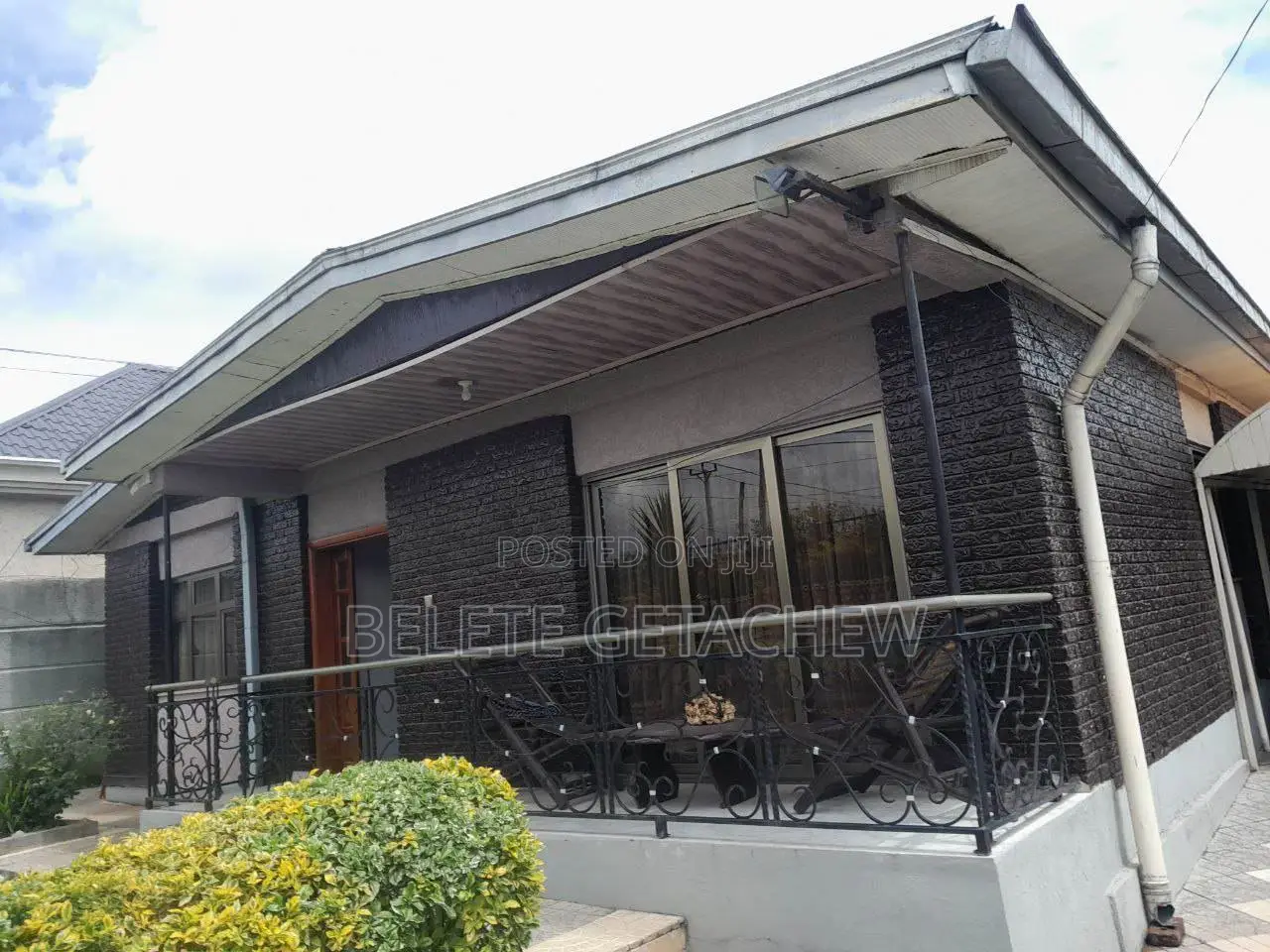 5bdrm Villa in Ayat Residential, Bole for sale