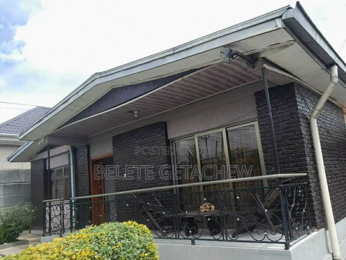 5bdrm Villa in Ayat Residential, Bole for sale