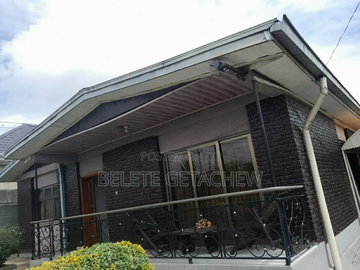 5bdrm Villa in Ayat Residential, Bole for sale