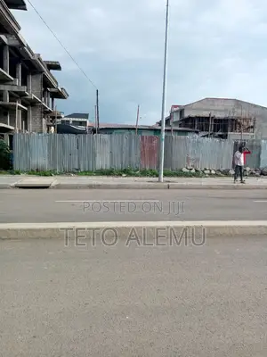 የሚሸጥ ቦታ አያት 49 ውሀ ታንከር አካባቢ