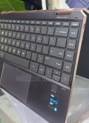 New Laptop HP Spectre 8GB Intel Core I5 SSD 512GB