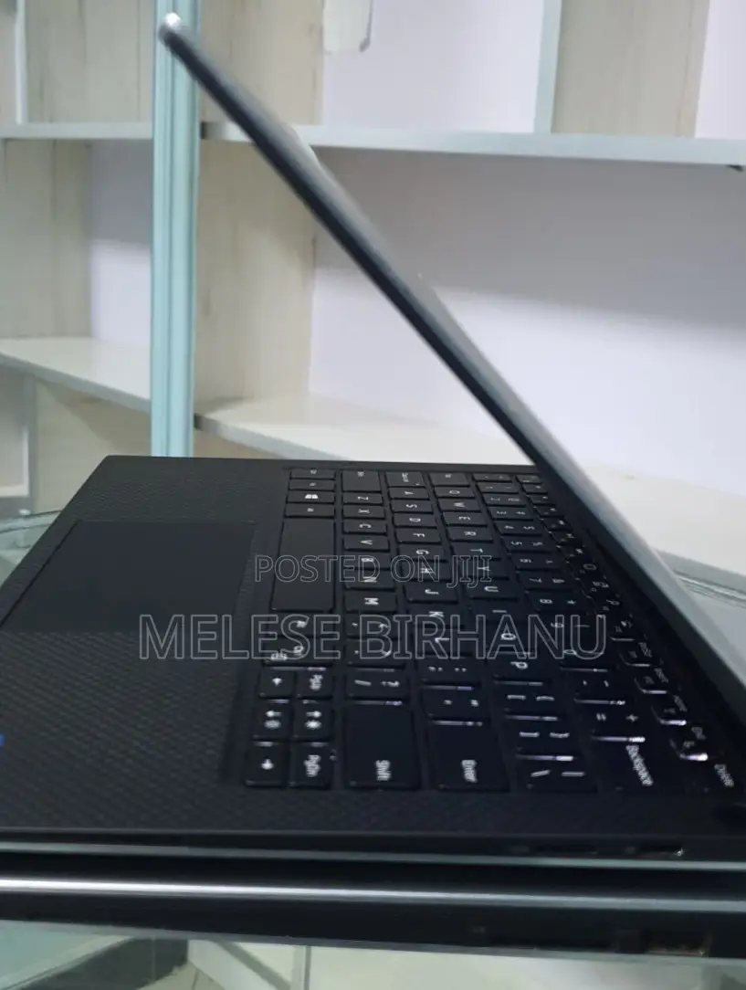 New Laptop Dell XPS 15 16GB Intel Core I7 SSD 512GB