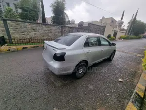 Toyota Belta 2010 Silver