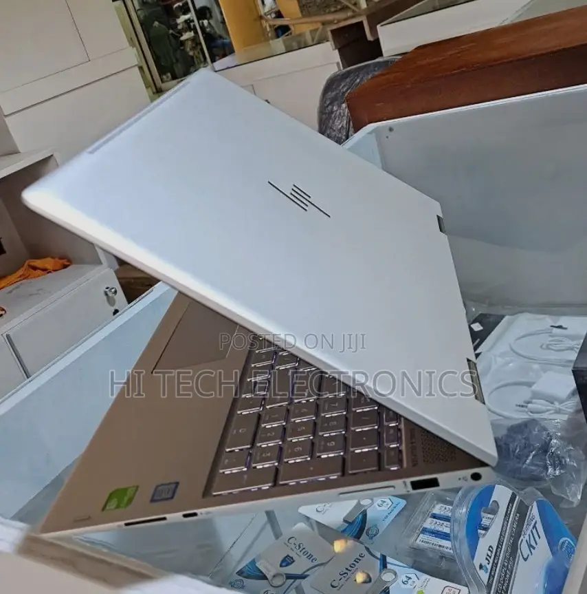 New Laptop HP Envy X360 8GB Intel Core I5 SSD 512GB
