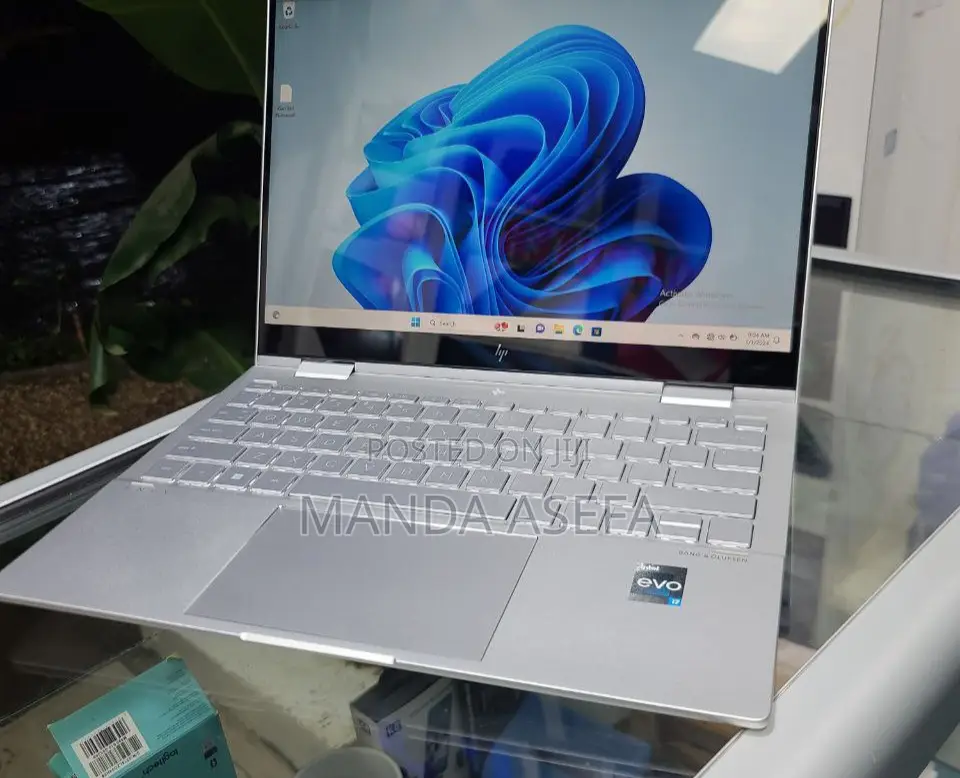 New Laptop HP Envy X360 8GB Intel Core I7 SSD 512GB