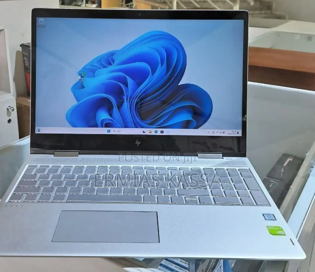 New Laptop HP Envy X360 8GB Intel Core I5 SSD 512GB