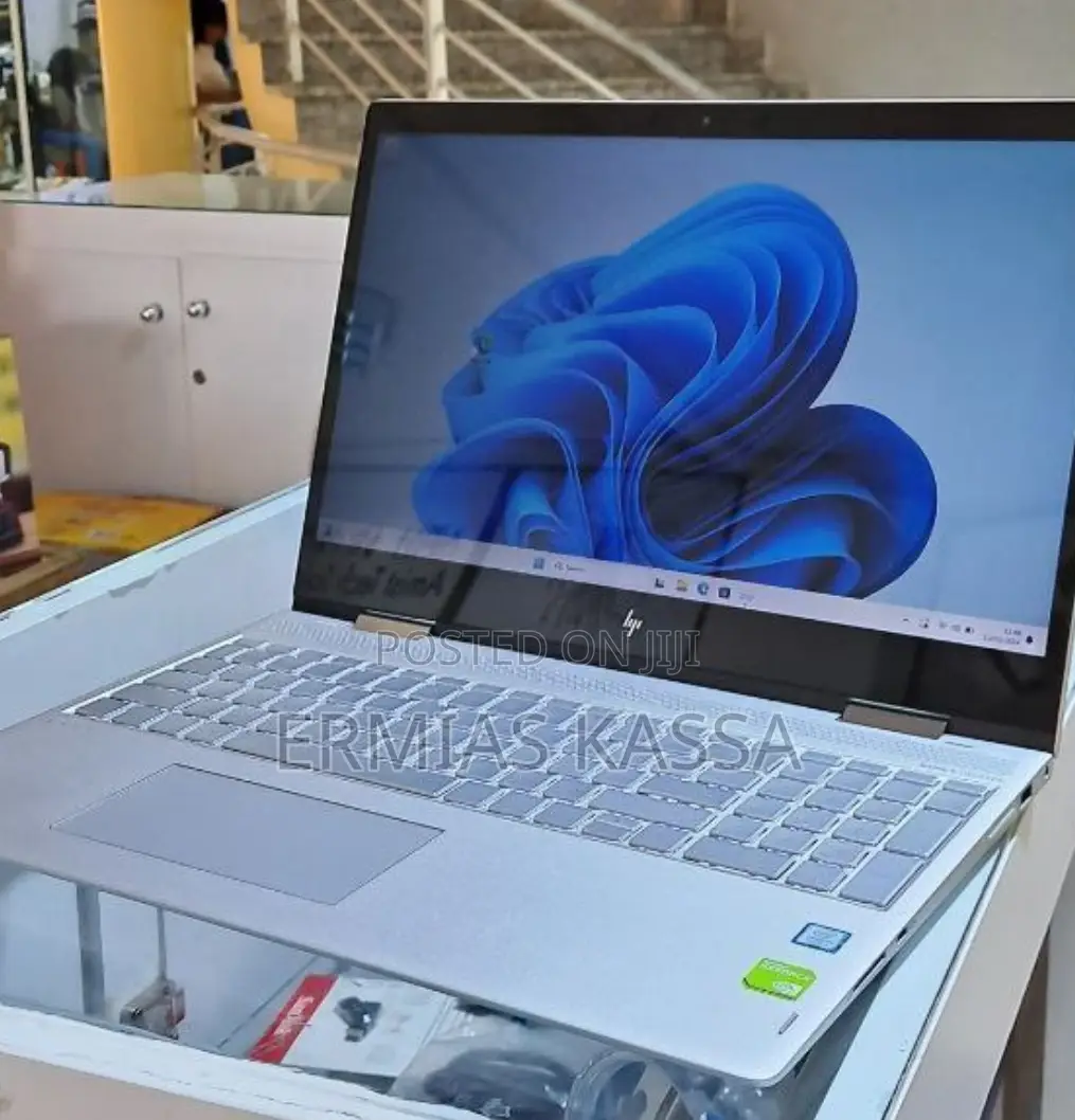New Laptop HP Envy X360 8GB Intel Core I5 SSD 512GB