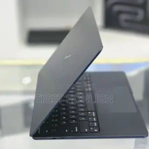 Photo - Laptop Apple MacBook Air 2022 M2 16GB Apple M2 SSD 512GB