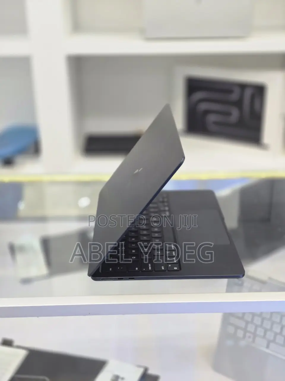 New Laptop Apple MacBook Air 2022 M2 16GB Apple M2 SSD 512GB