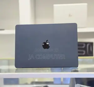 New Laptop Apple MacBook Air 2022 M2 16GB Apple M2 SSD 512GB