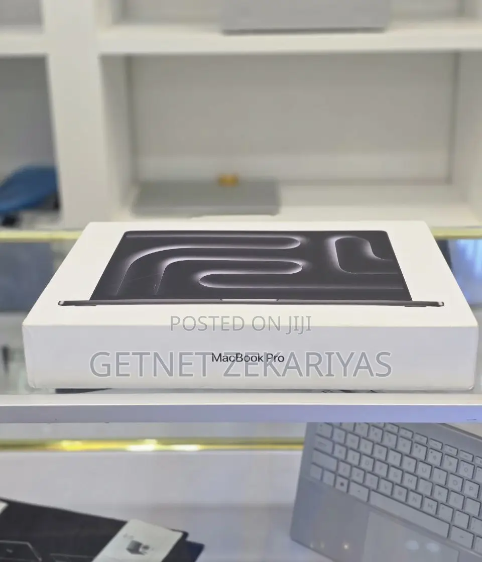 New Laptop Apple MacBook Pro 32GB Apple M3 SSD 512GB