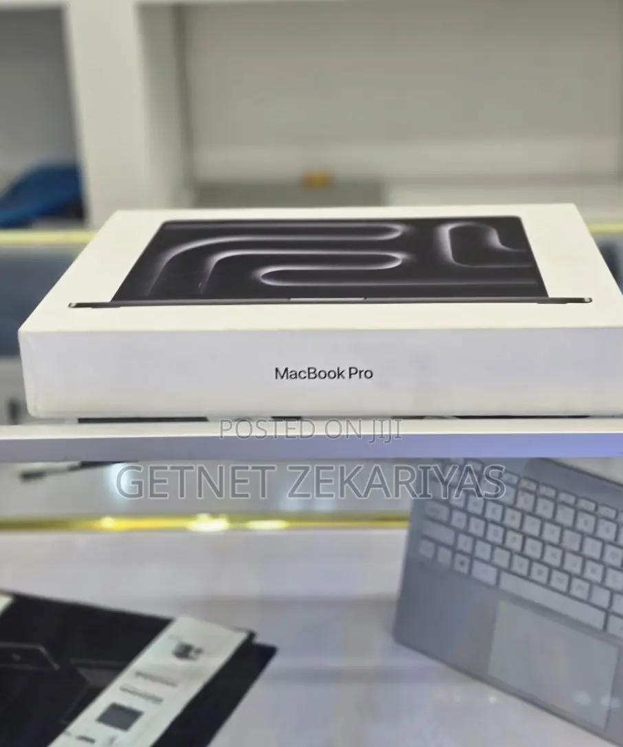 New Laptop Apple MacBook Pro 32GB Apple M3 SSD 512GB