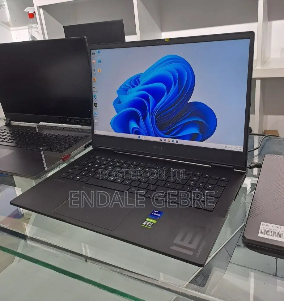 New Laptop HP Omen 17 16GB Intel Core I9 SSD 1T