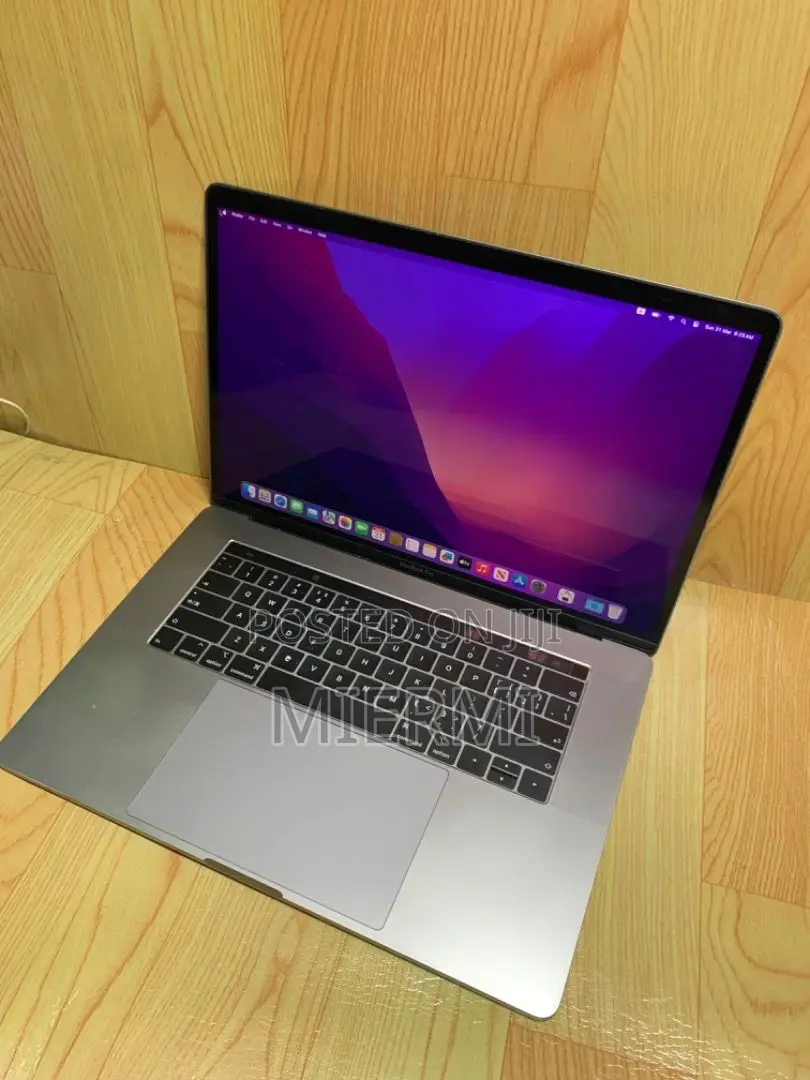 New Laptop Apple MacBook Pro 2017 8GB Intel Core I5 SSD 128GB