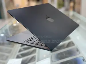 Laptop Apple MacBook Air 2022 M2 8GB Apple M2 SSD 256GB