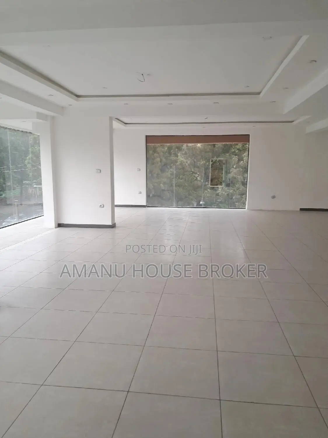 Urgent for Rent 150sqm Office Showroom