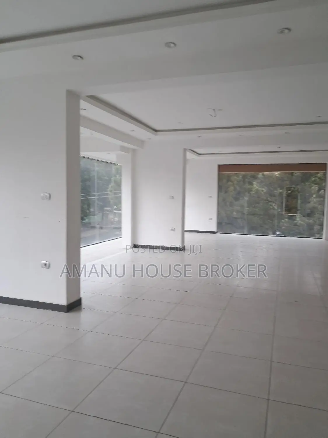 Urgent for Rent 150sqm Office Showroom