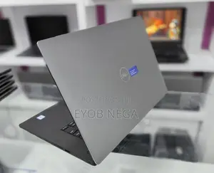 Photo - New Laptop Dell Precision 15 3520 32GB Intel Core I9 SSD 512GB