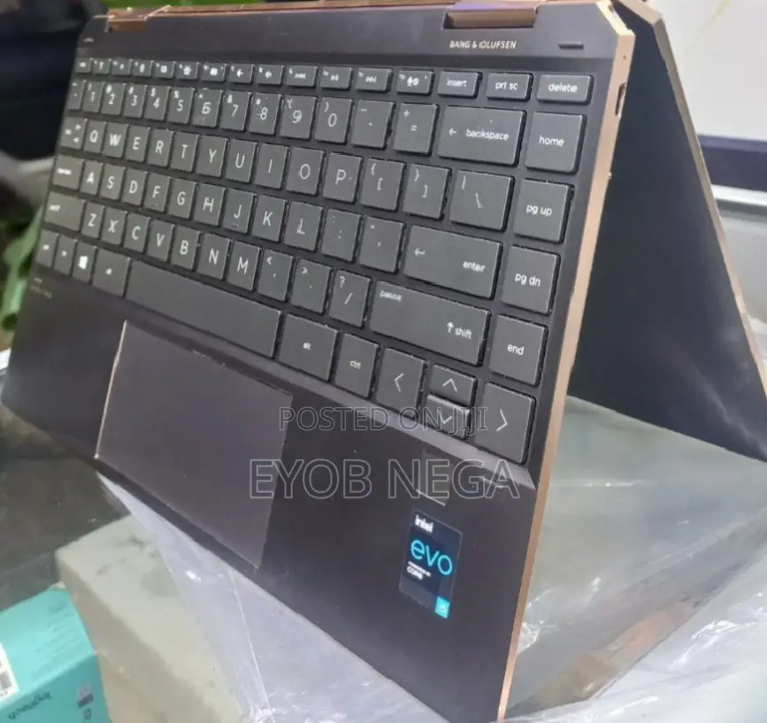 New Laptop HP Spectre X360 8GB Intel Core I5 SSD 512GB