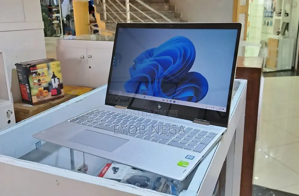 New Laptop HP Envy X360 8GB Intel Core I5 SSD 512GB