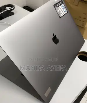 New Laptop Apple MacBook Pro 2019 16GB Intel Core i9 SSD 512GB