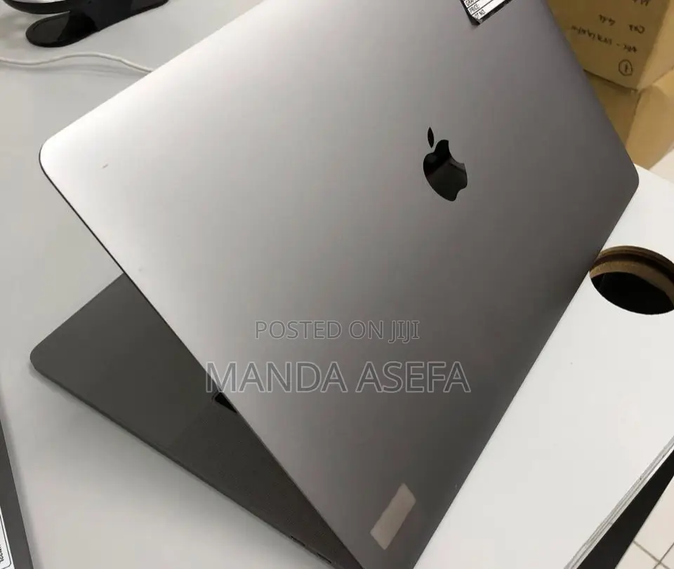 New Laptop Apple MacBook Pro 2015 16GB Intel Core I7 SSD 512GB