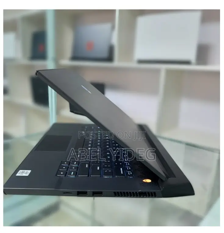 New Laptop Alienware Area-51m 16GB Intel Core I7 SSD 512GB